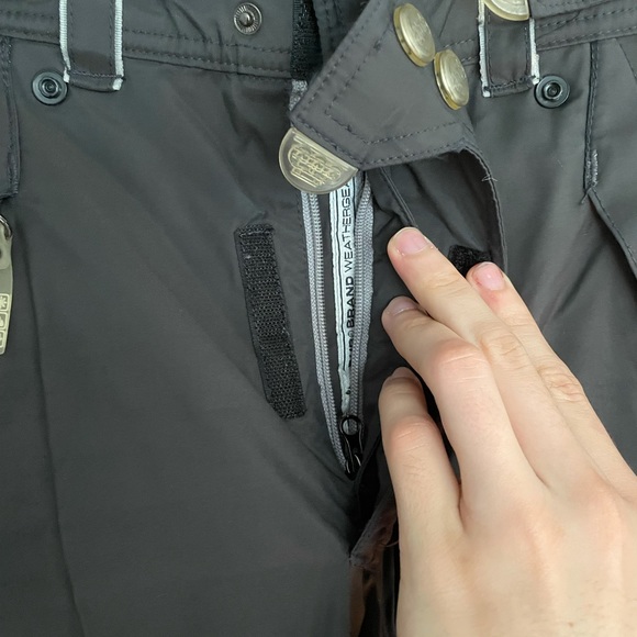 Dub Brand Women’s Snowboard pants Tons of pockets - Picture 9 of 12